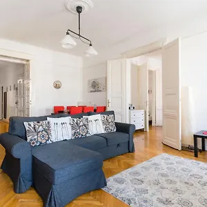 Friendly Oktogon Apartment Budapest